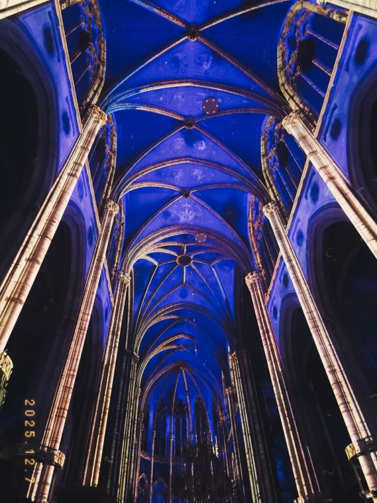 沃蒂夫教堂燈光秀 